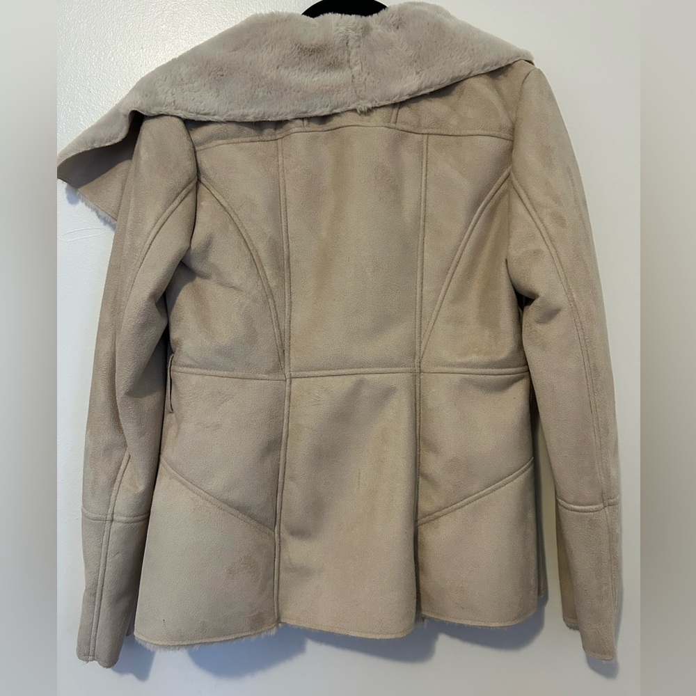 Guess Jacket Size Small - Picture 2 of 5